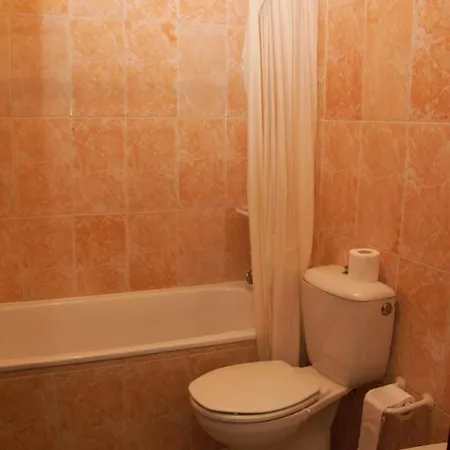 Residencial Montanhes Gæstehus Vila Real